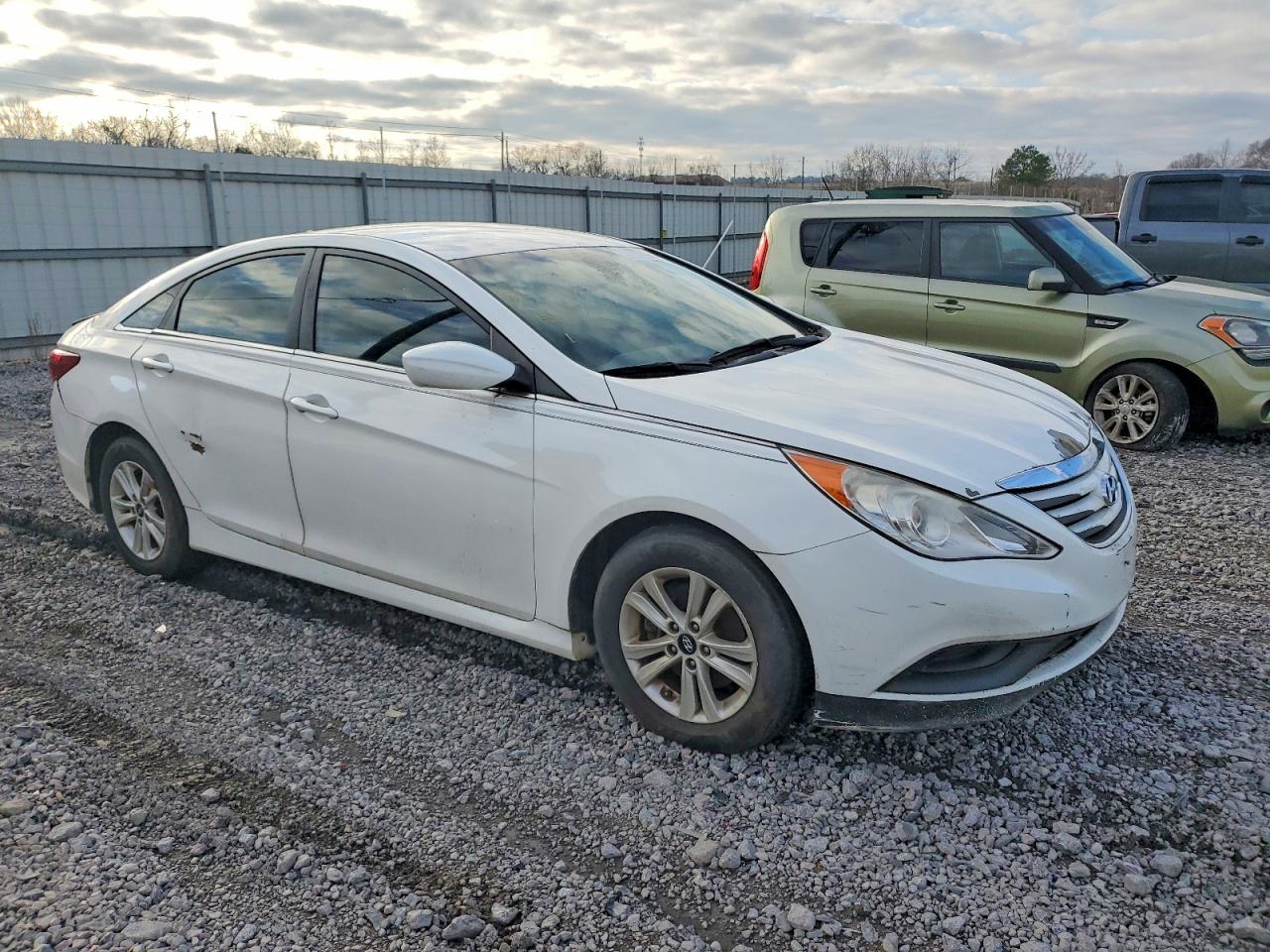 2014 HYUNDAI SONATA GLS photo 4