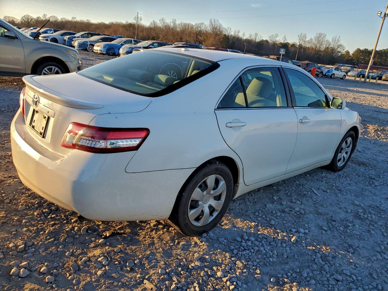 2011 TOYOTA CAMRY BASE photo 3