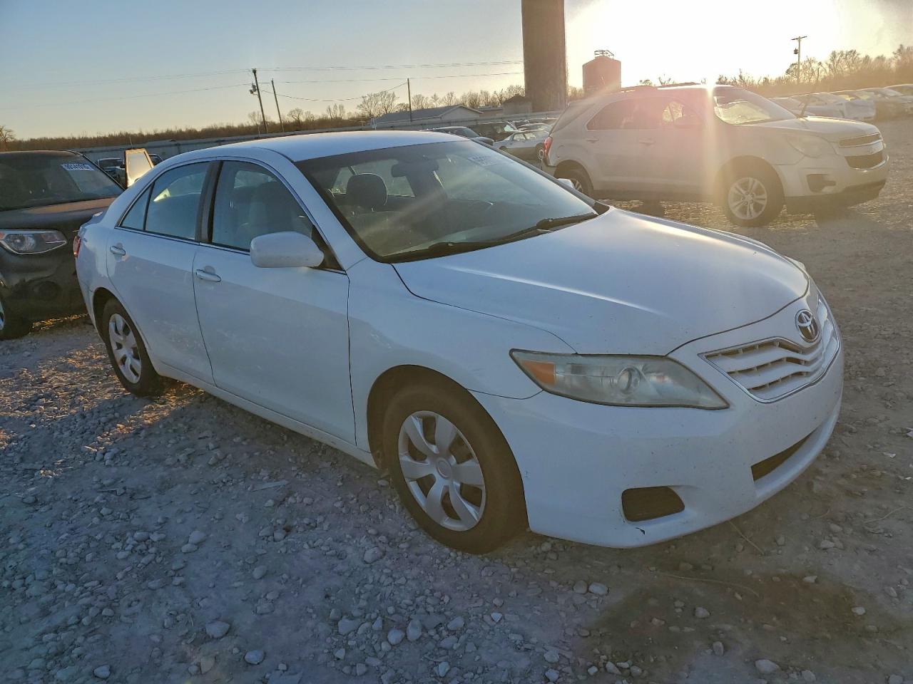 2011 TOYOTA CAMRY BASE photo 4