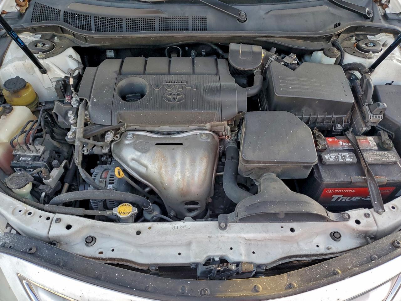 2011 TOYOTA CAMRY BASE photo 11