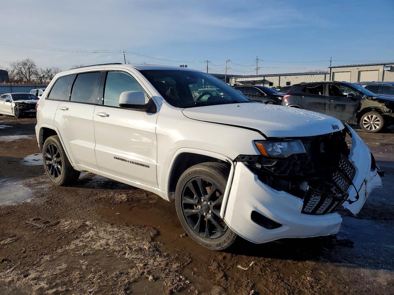 2019 JEEP GRAND CHEROKEE LAREDO photo 4