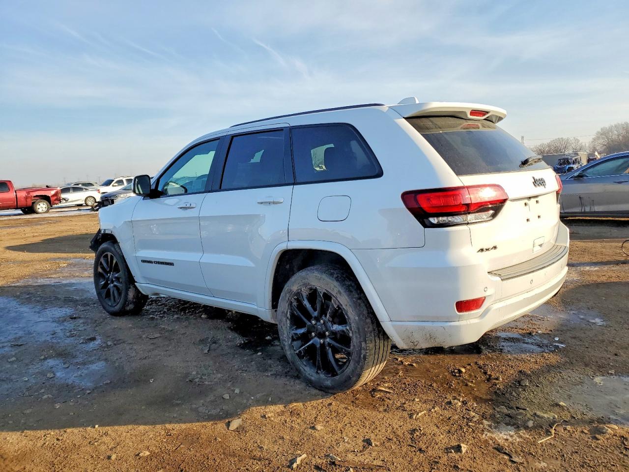 2019 JEEP GRAND CHEROKEE LAREDO photo 2
