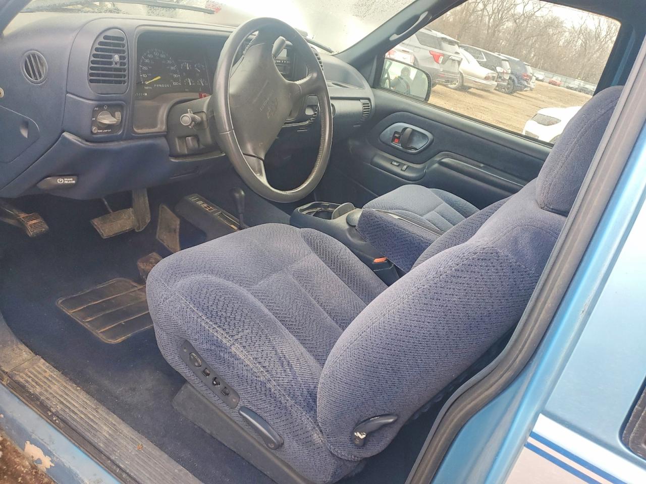 1995 CHEVROLET GMT-400 K1500 photo 8