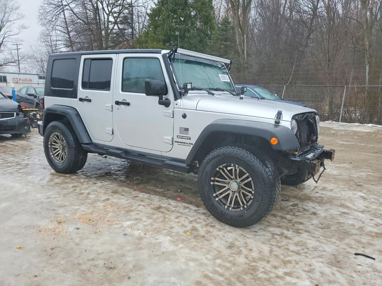 2010 JEEP WRANGLER UNLIMITED SPORT photo 4