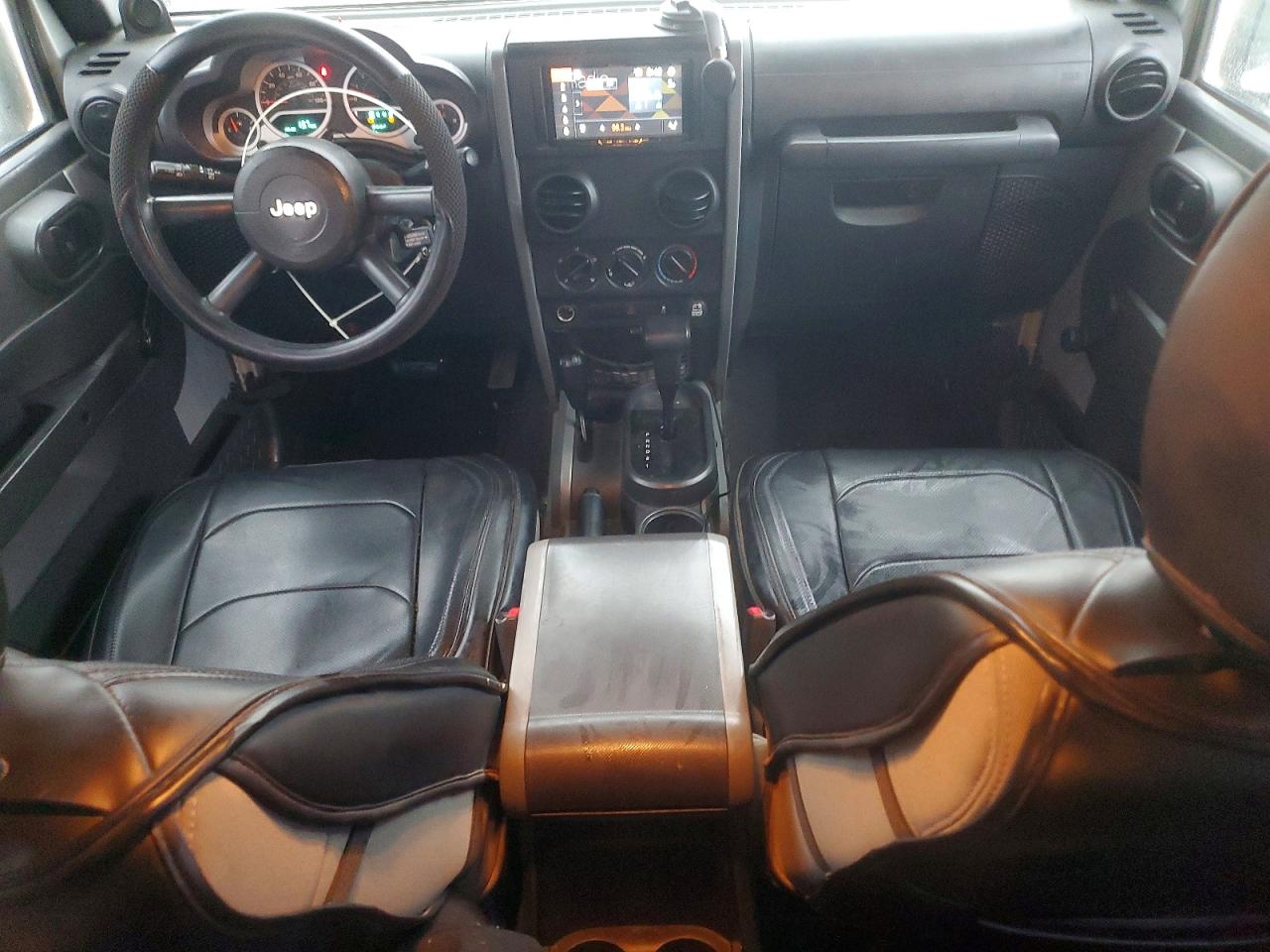 2010 JEEP WRANGLER UNLIMITED SPORT photo 8