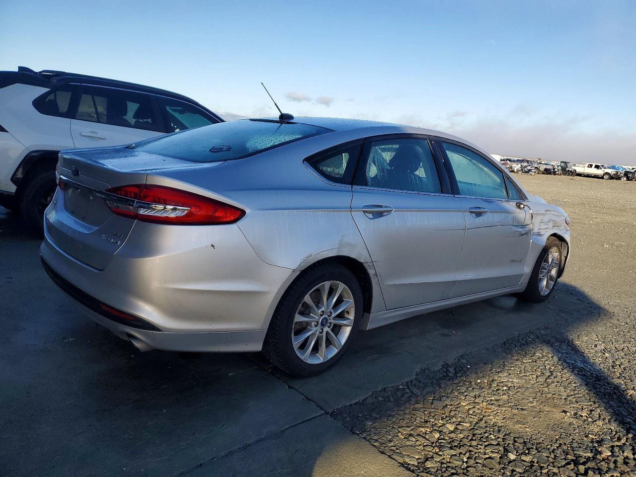 2017 FORD FUSION SE HYBRID photo 3