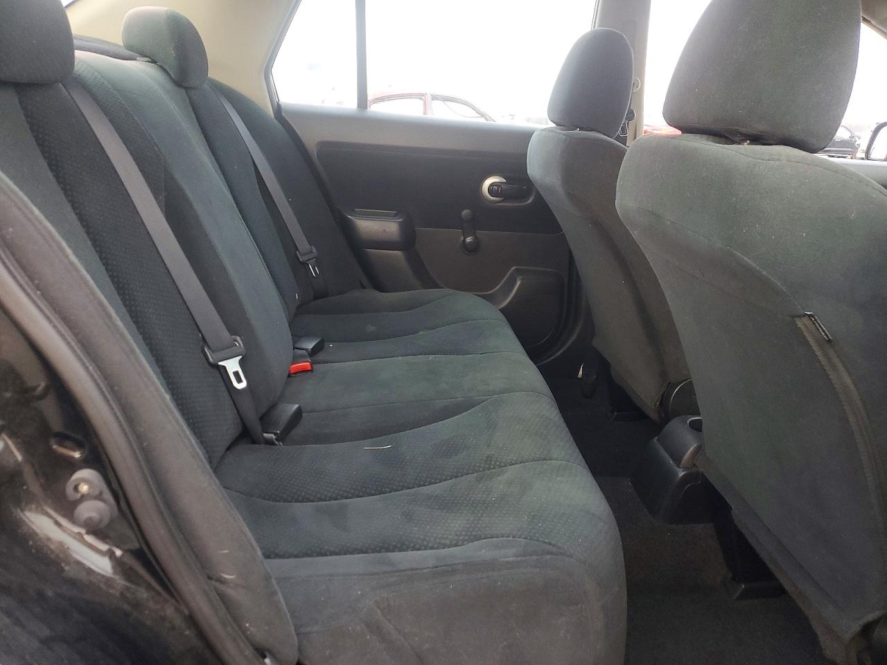 2011 NISSAN VERSA S photo 19