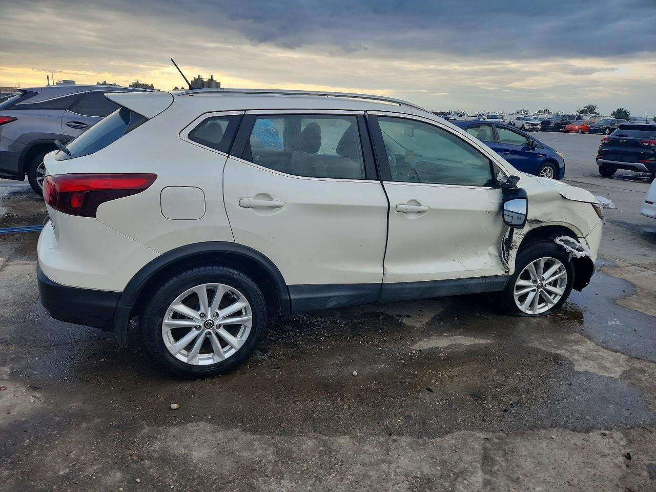 2019 NISSAN ROGUE SPORT S photo 3