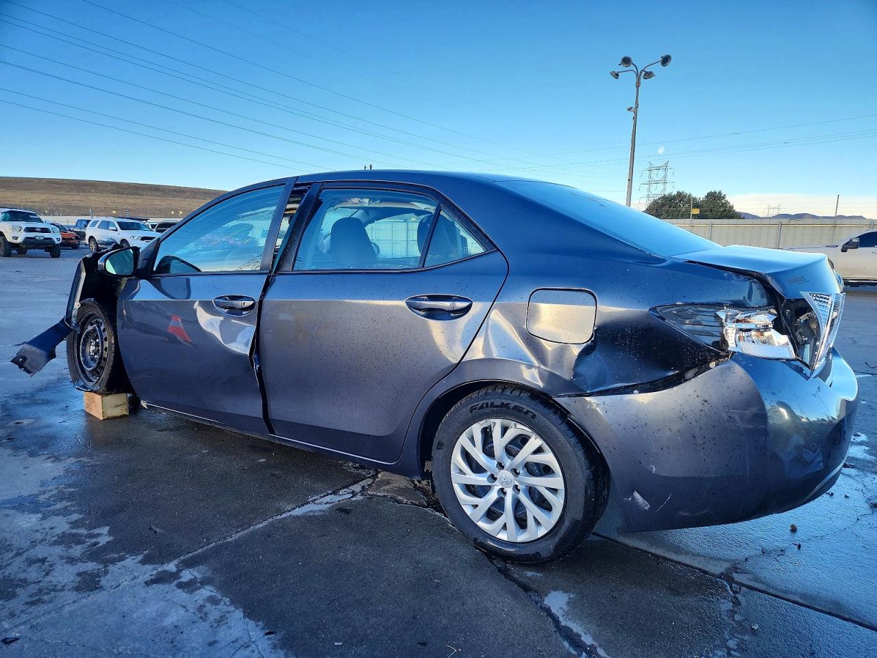 2019 TOYOTA COROLLA LE photo 3