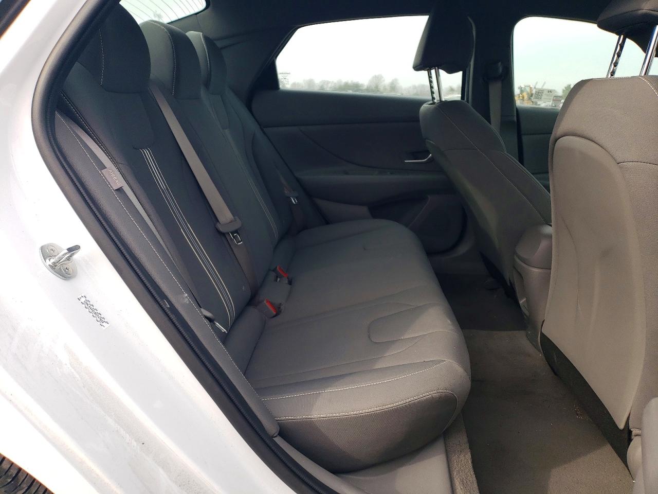 2024 HYUNDAI ELANTRA SEL photo 10