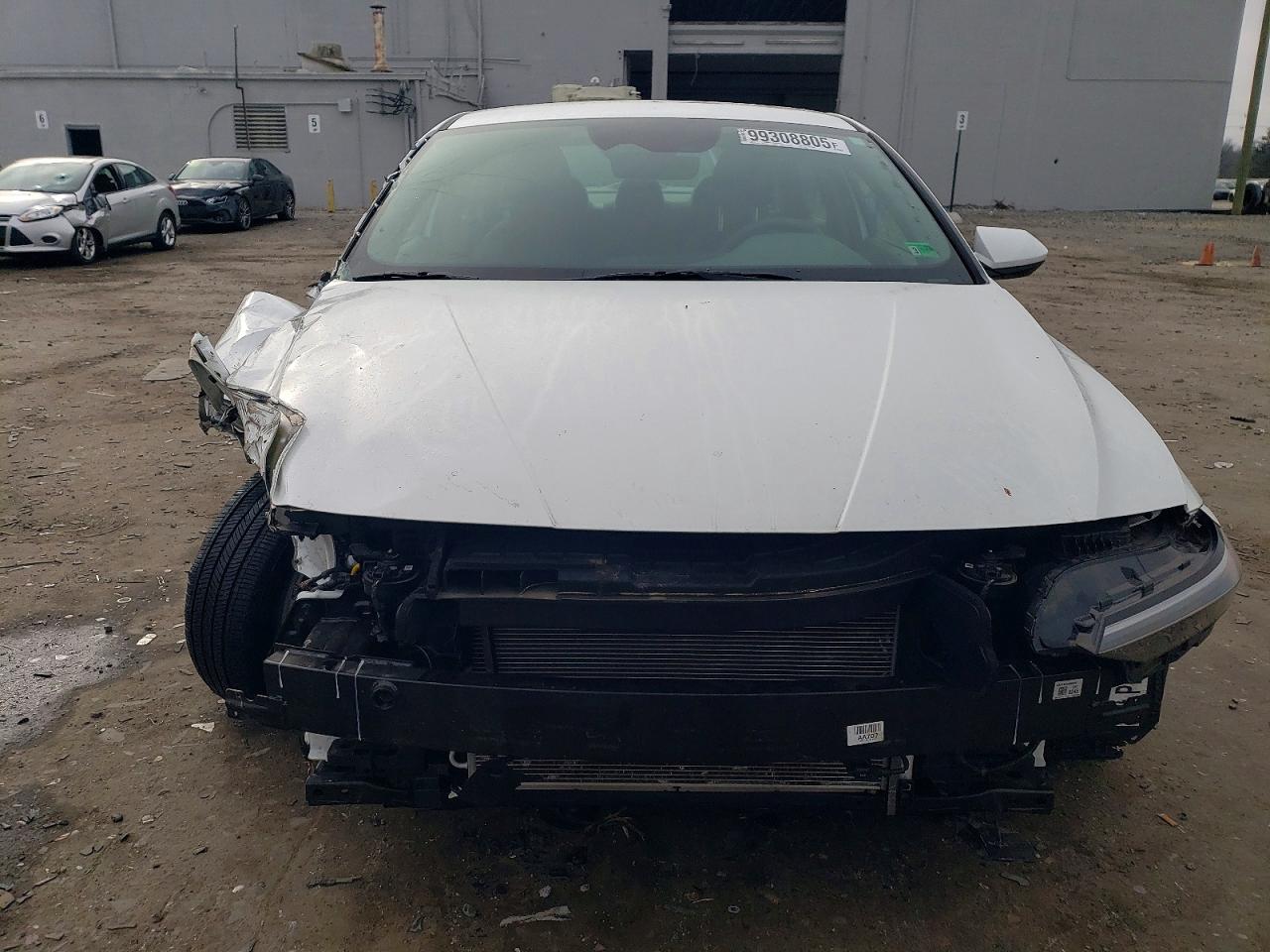 2024 HYUNDAI ELANTRA SEL photo 5
