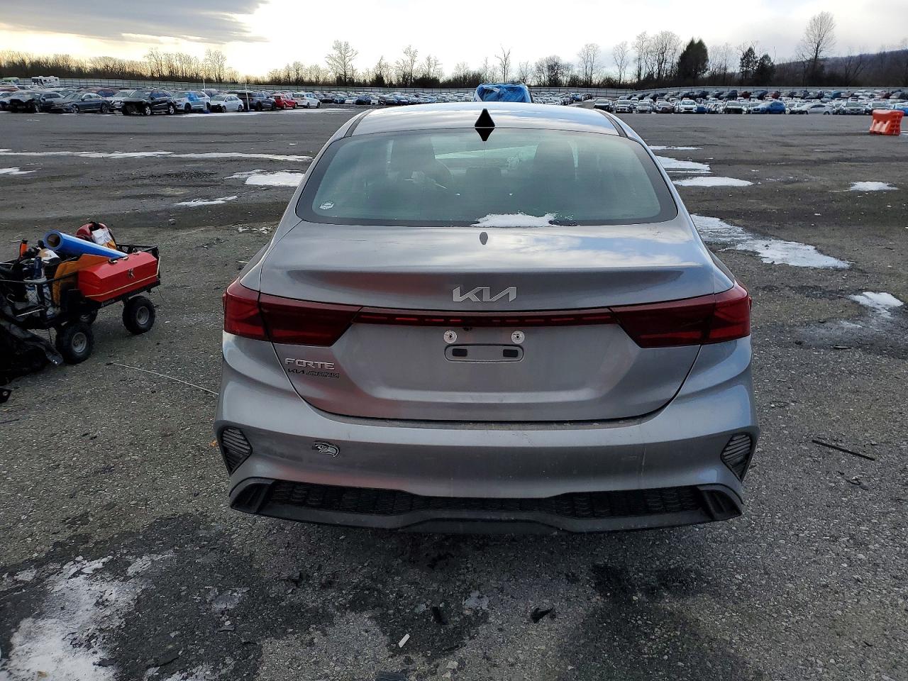2024 KIA FORTE LX photo 6