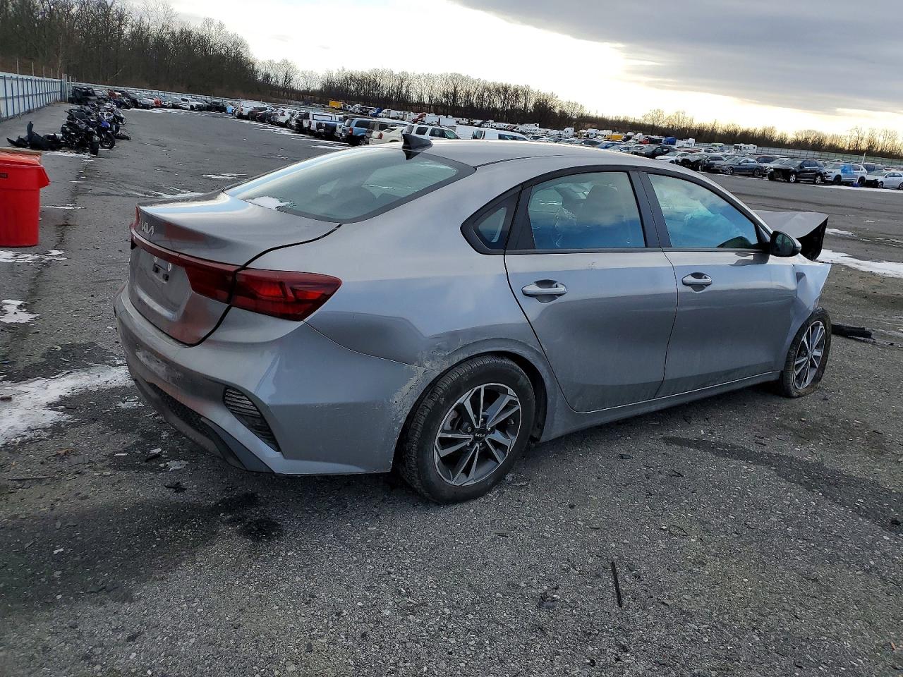 2024 KIA FORTE LX photo 3
