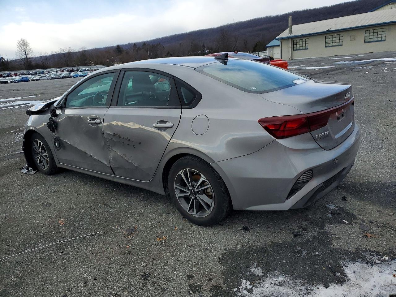 2024 KIA FORTE LX photo 2