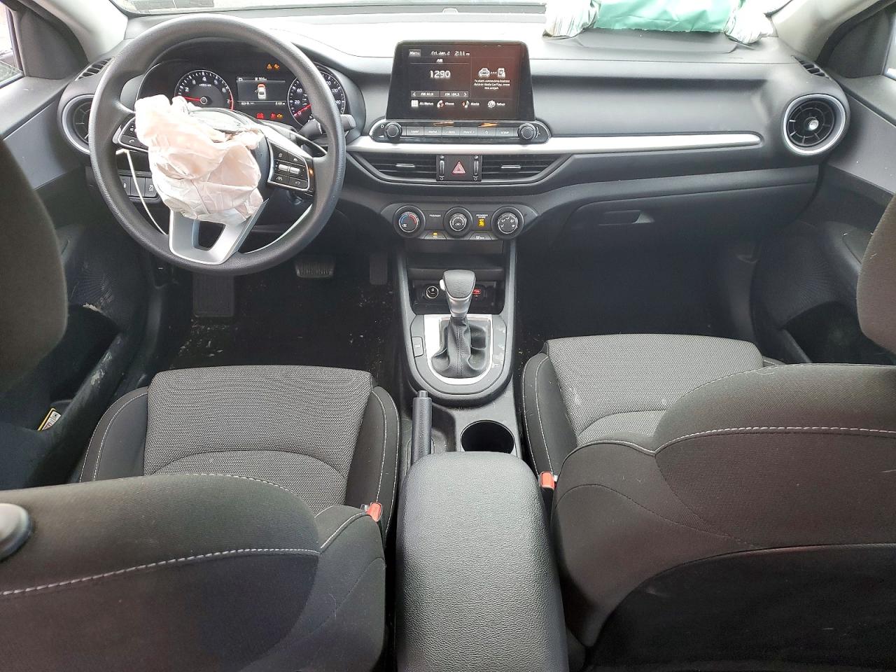 2024 KIA FORTE LX photo 8