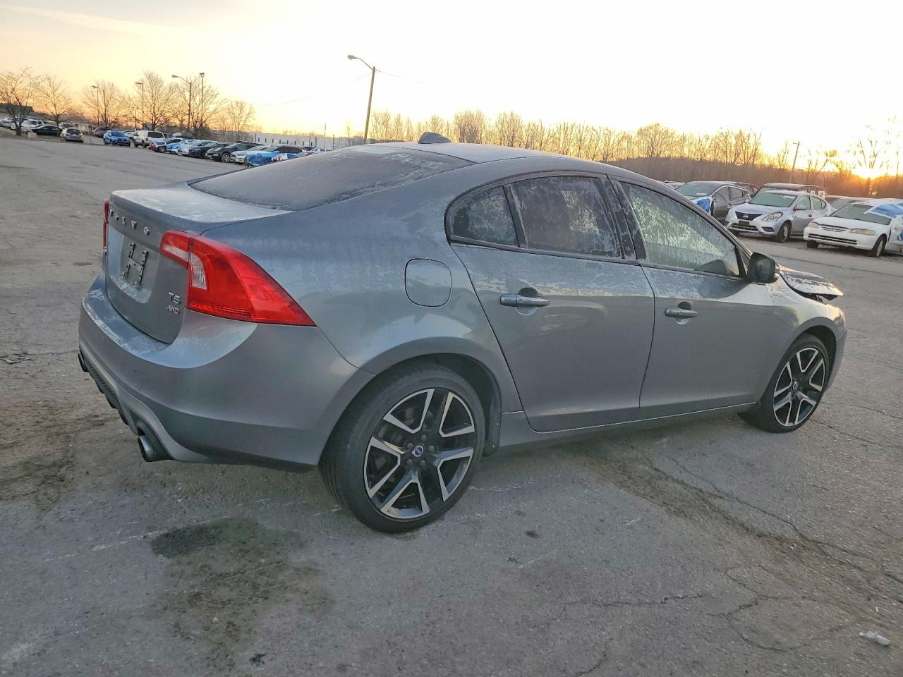 2017 VOLVO S60 DYNAMIC photo 5