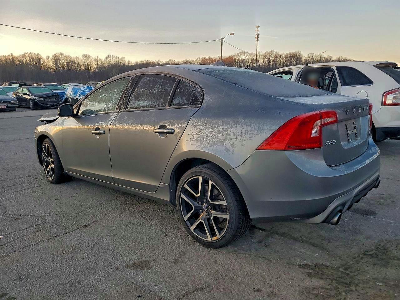 2017 VOLVO S60 DYNAMIC photo 3