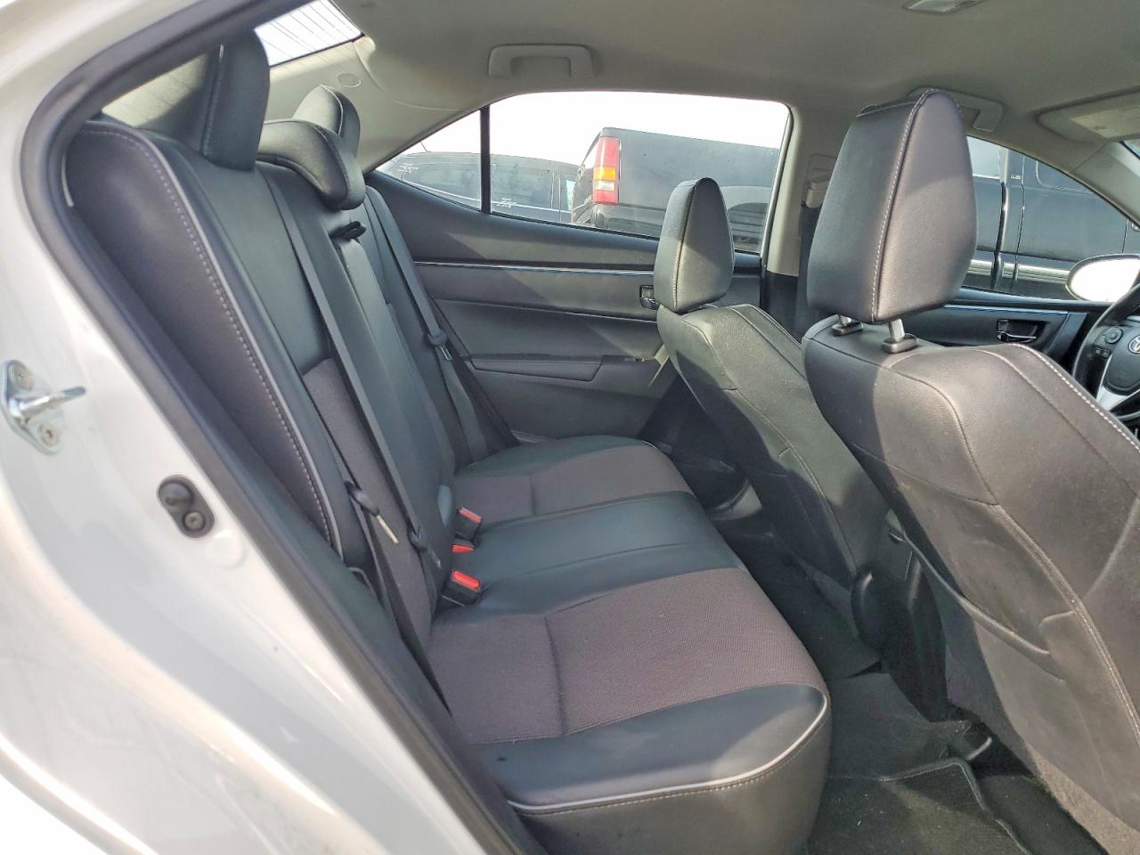 2016 TOYOTA COROLLA L photo 10