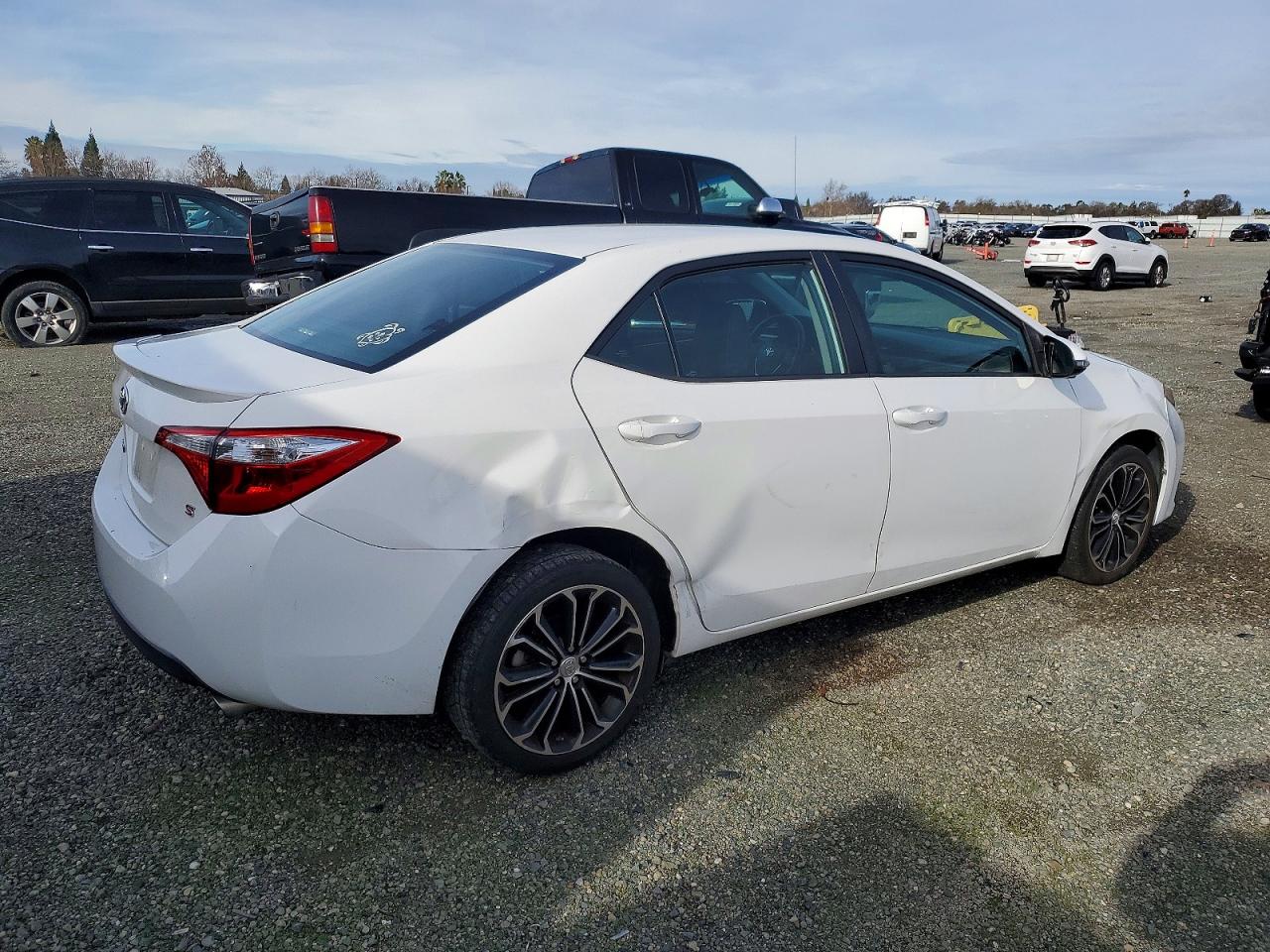 2016 TOYOTA COROLLA L photo 3