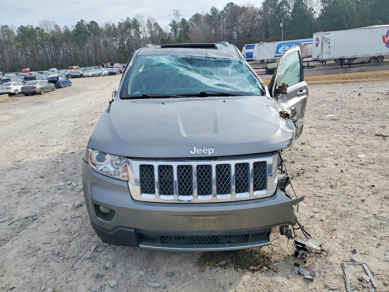 2011 JEEP GRAND CHEROKEE OVERLAND photo 5