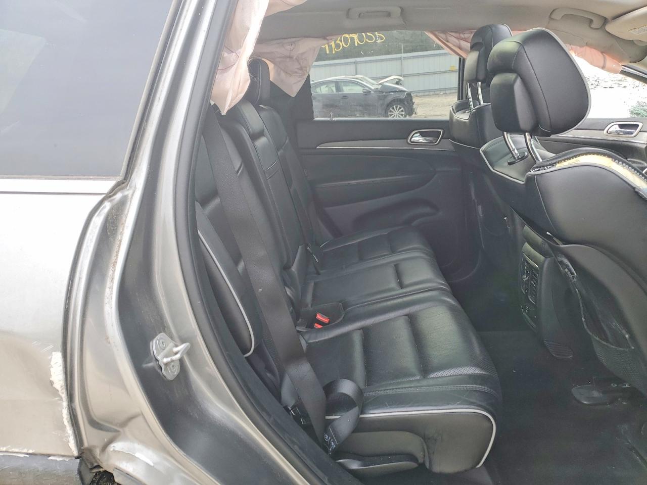 2011 JEEP GRAND CHEROKEE OVERLAND photo 11