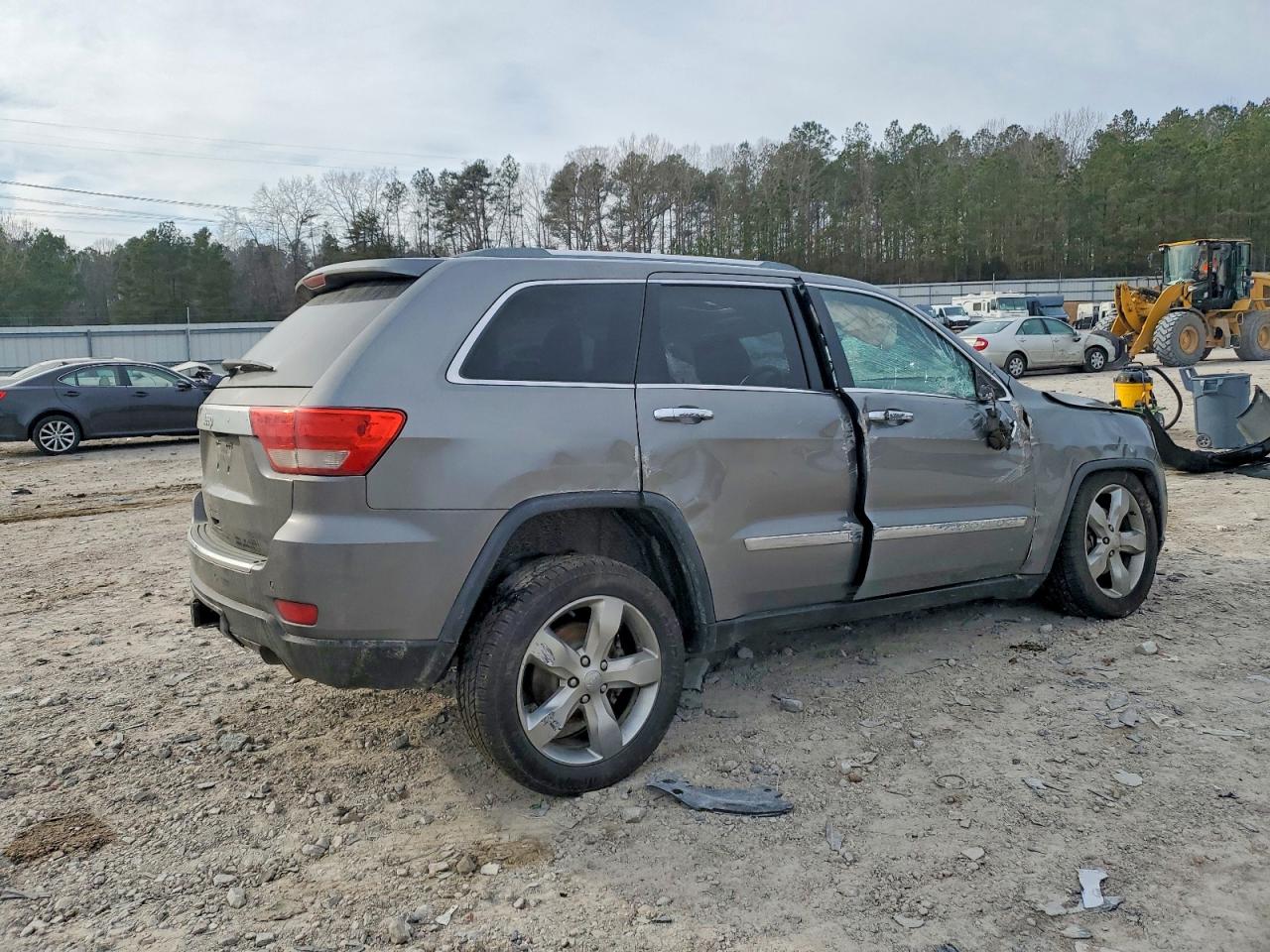 2011 JEEP GRAND CHEROKEE OVERLAND photo 3
