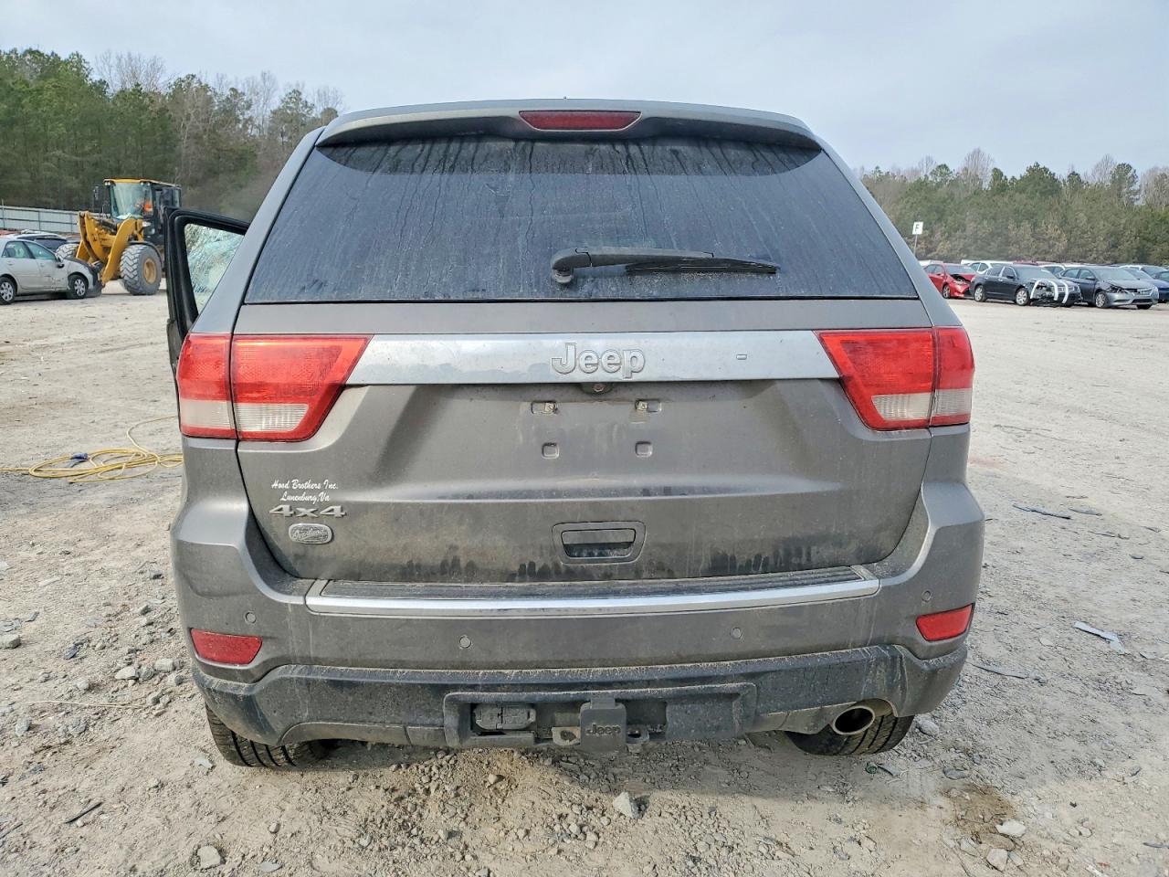 2011 JEEP GRAND CHEROKEE OVERLAND photo 6