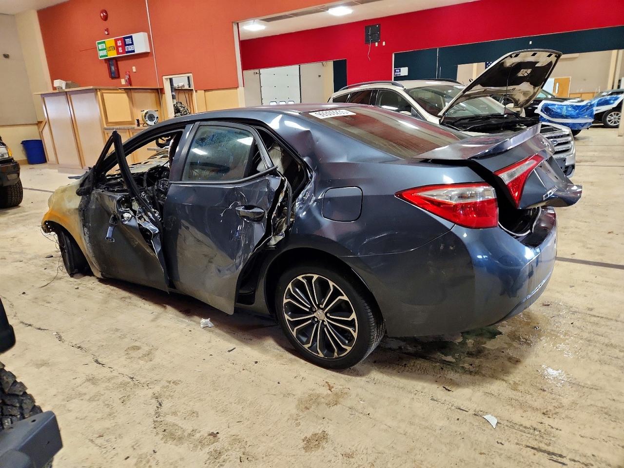 2015 TOYOTA COROLLA L photo 2