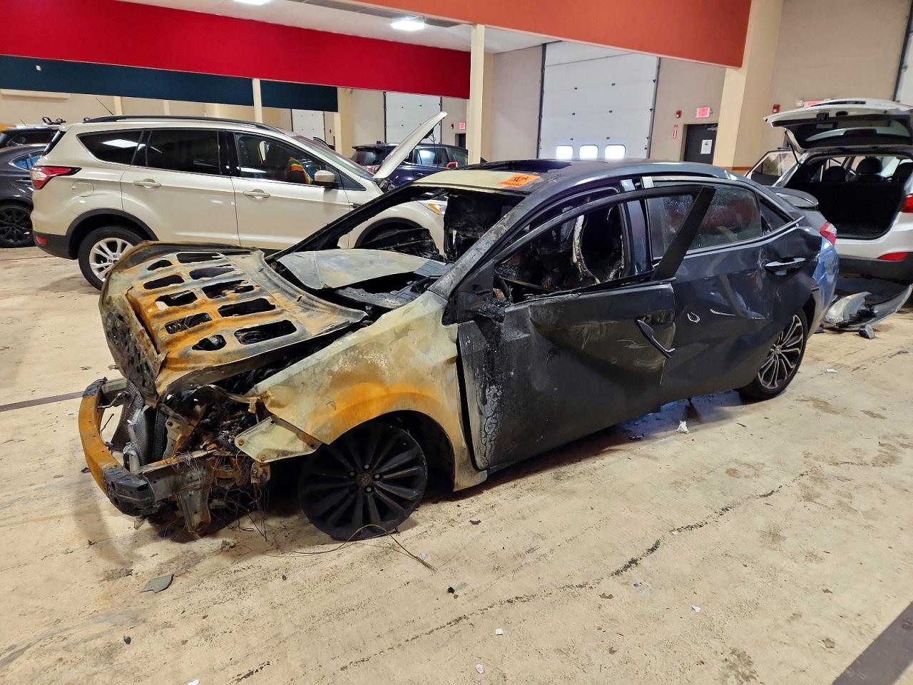 2015 TOYOTA COROLLA