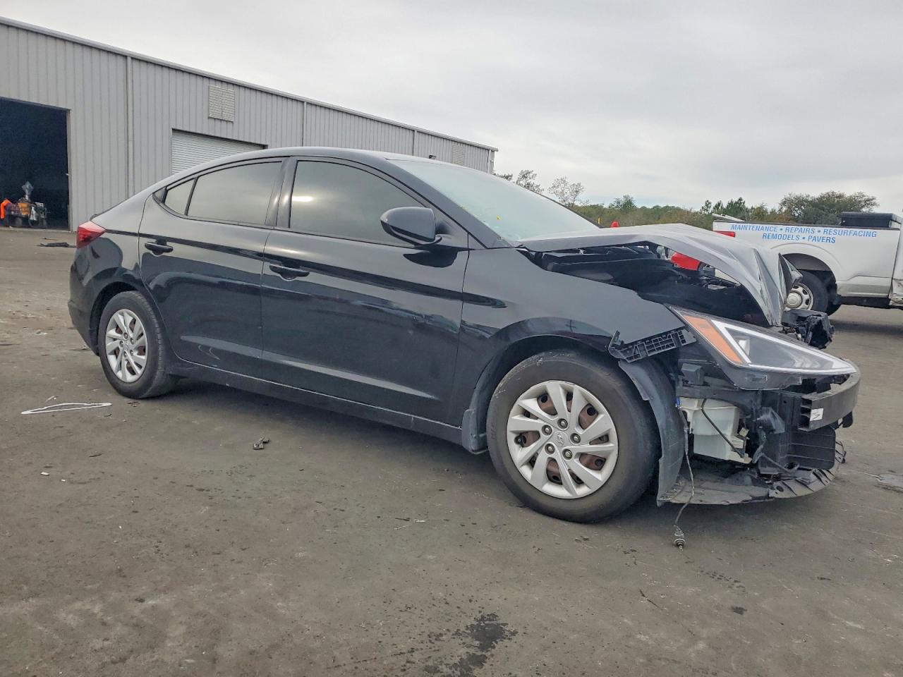 2019 HYUNDAI ELANTRA SE photo 4