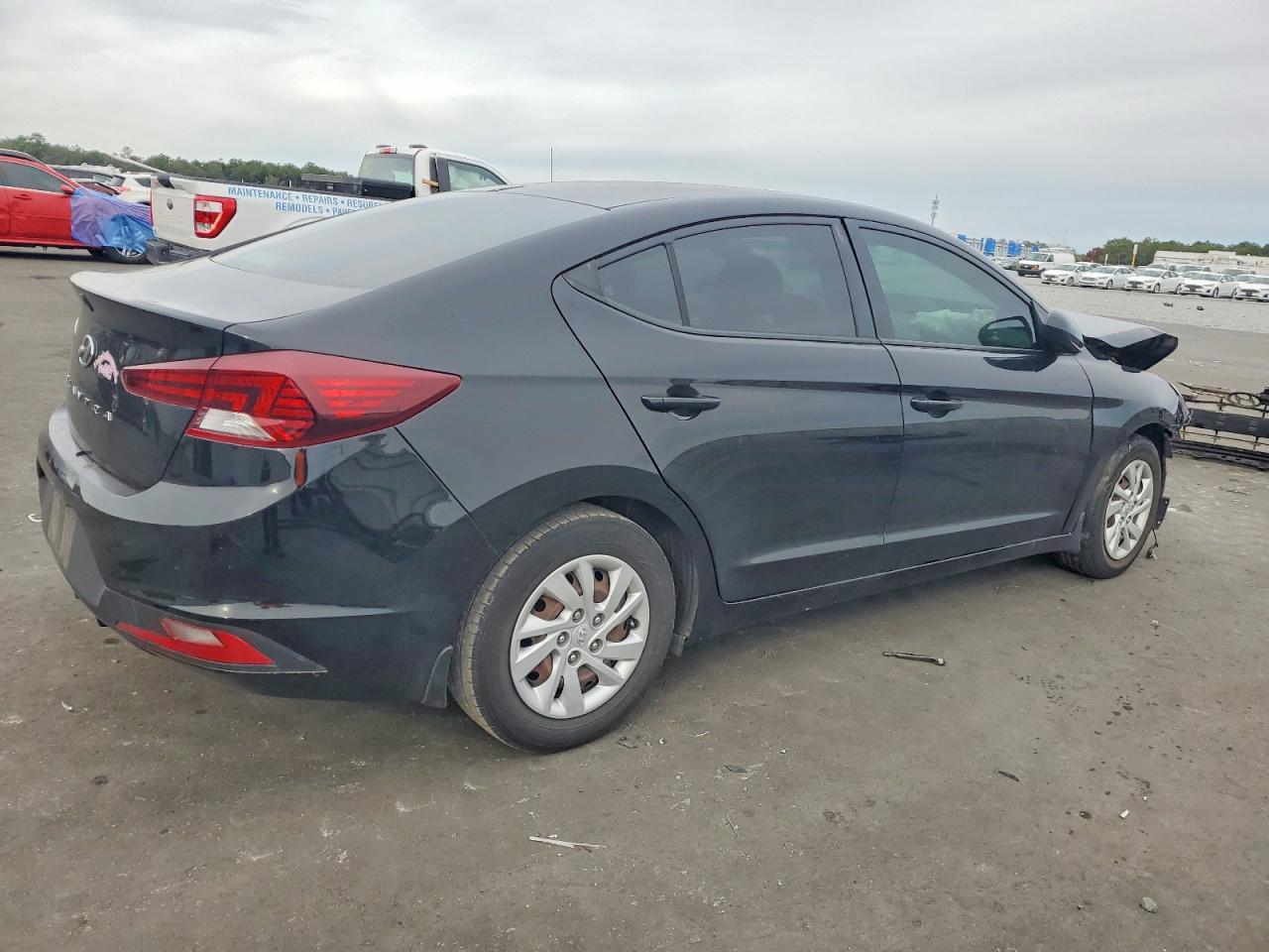 2019 HYUNDAI ELANTRA SE photo 3