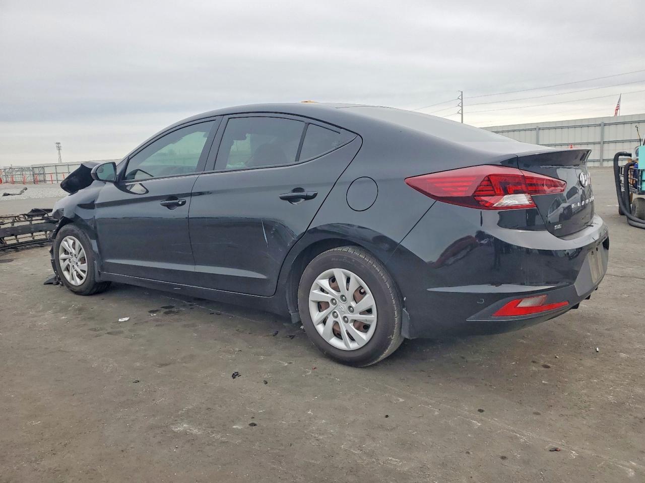 2019 HYUNDAI ELANTRA SE photo 2