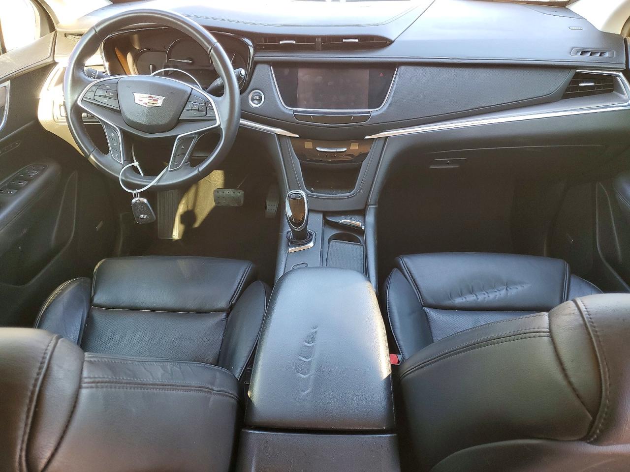 2017 CADILLAC XT5 LUXURY photo 8