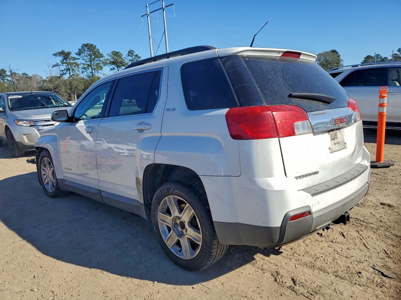 2012 GMC TERRAIN SLE photo 2
