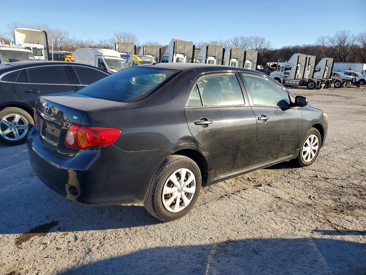 2010 TOYOTA COROLLA BASE photo 3