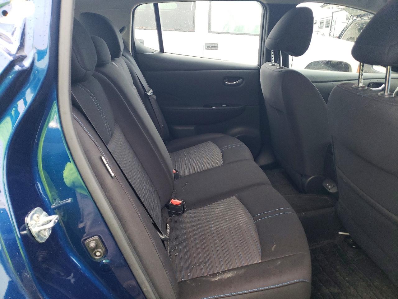 2021 NISSAN LEAF SV photo 10