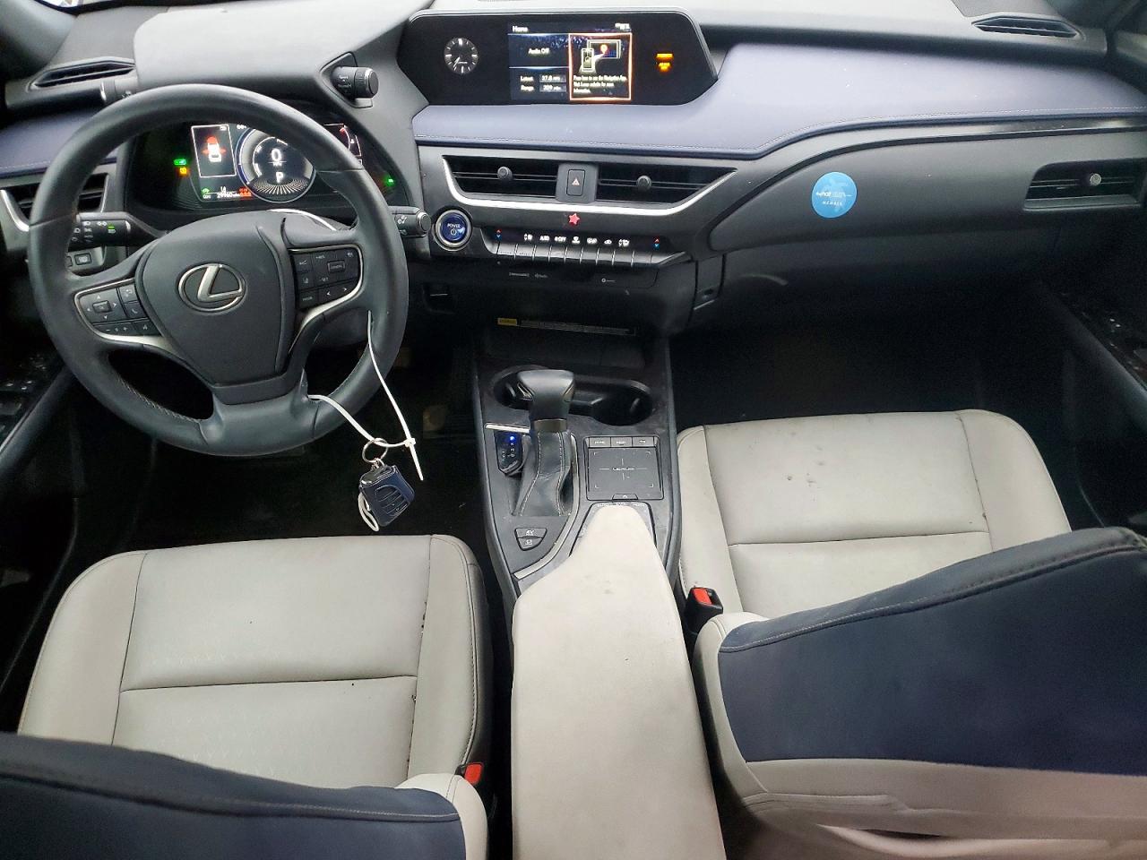 2022 LEXUS UX 250H BASE photo 8
