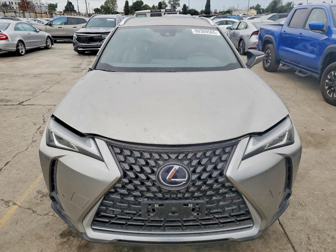2022 LEXUS UX 250H BASE photo 5