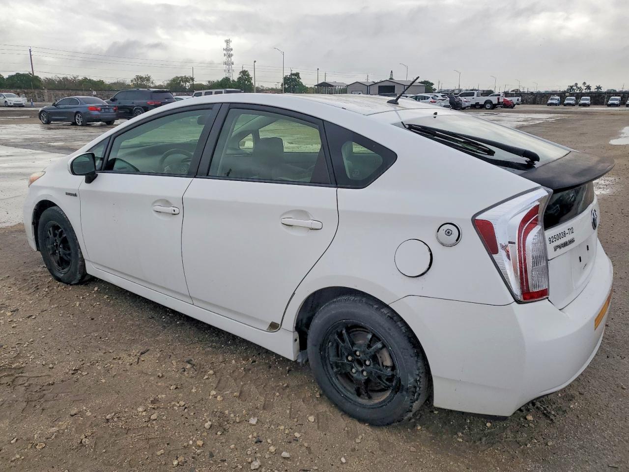 2012 TOYOTA PRIUS photo 3