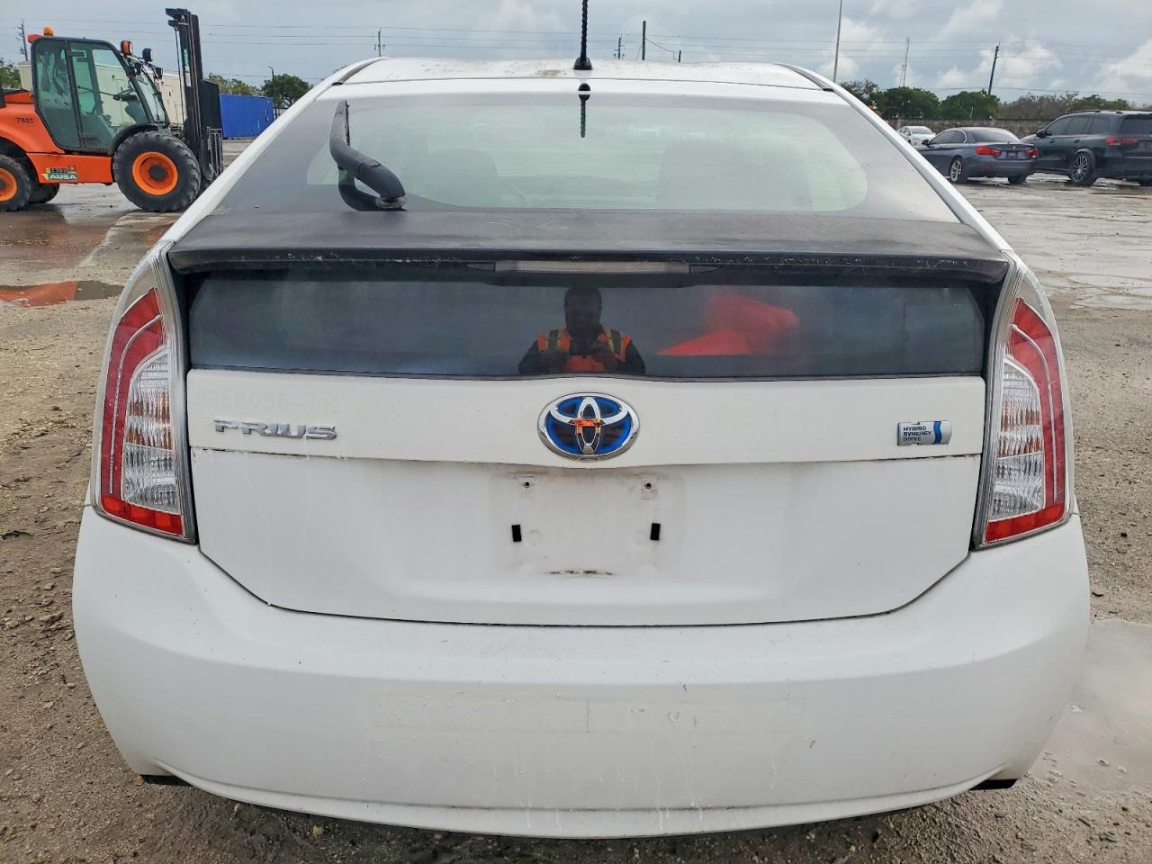 2012 TOYOTA PRIUS photo 11
