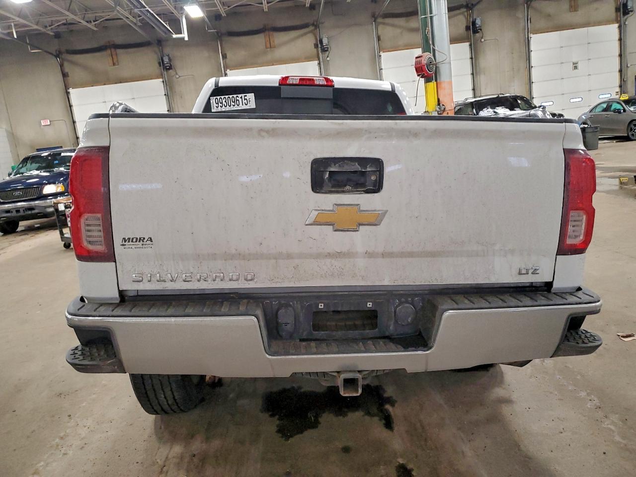 2017 CHEVROLET SILVERADO K1500 LTZ photo 6