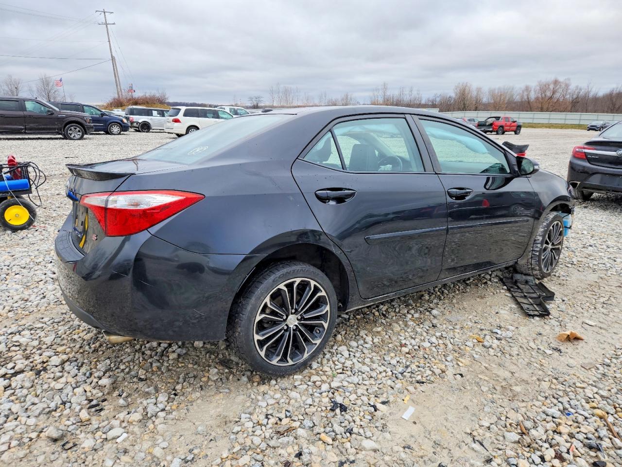 2014 TOYOTA COROLLA L photo 3