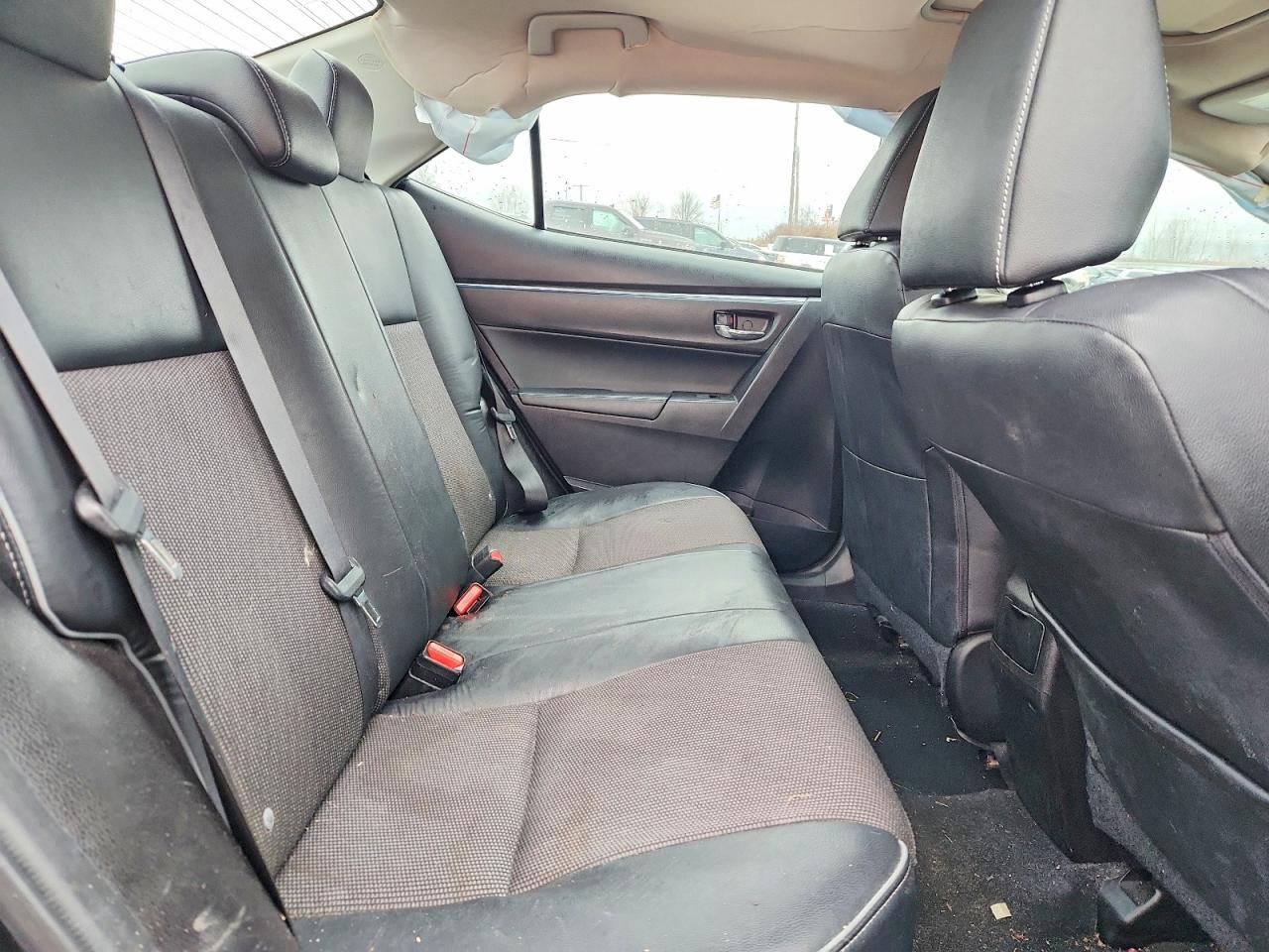 2014 TOYOTA COROLLA L photo 10