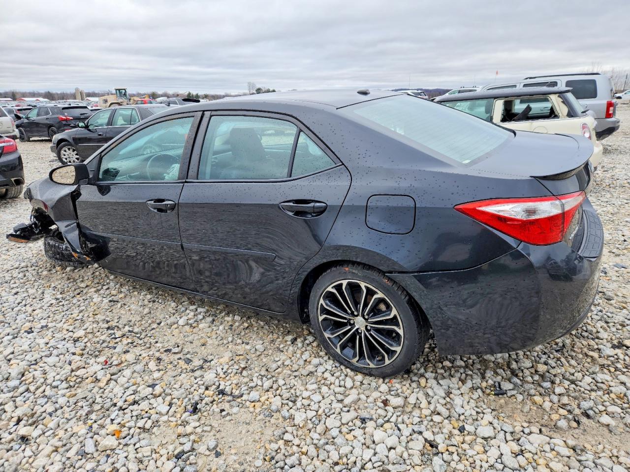 2014 TOYOTA COROLLA L photo 2