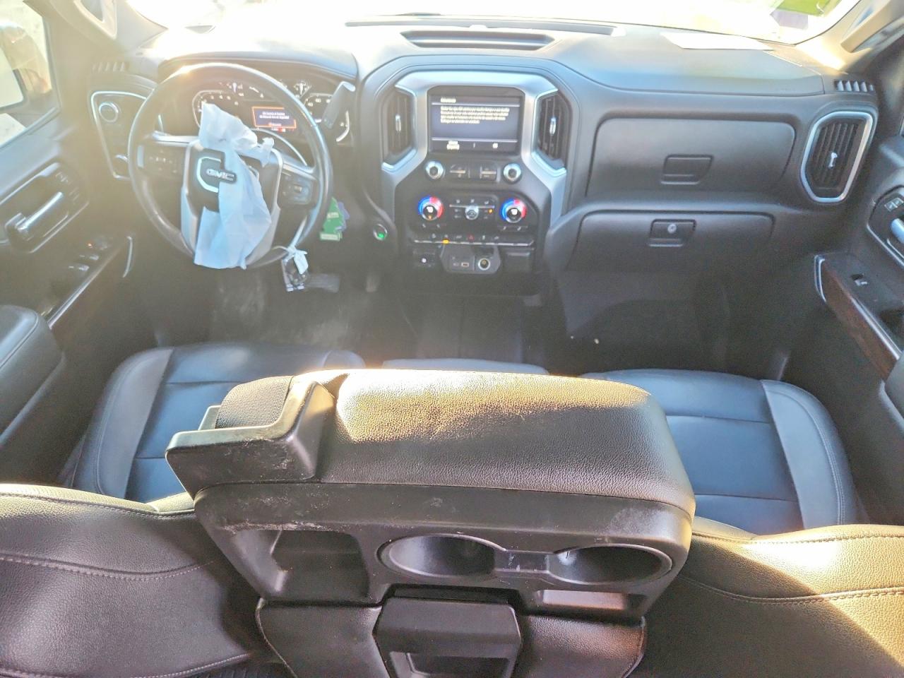 2021 GMC SIERRA K1500 SLT photo 15
