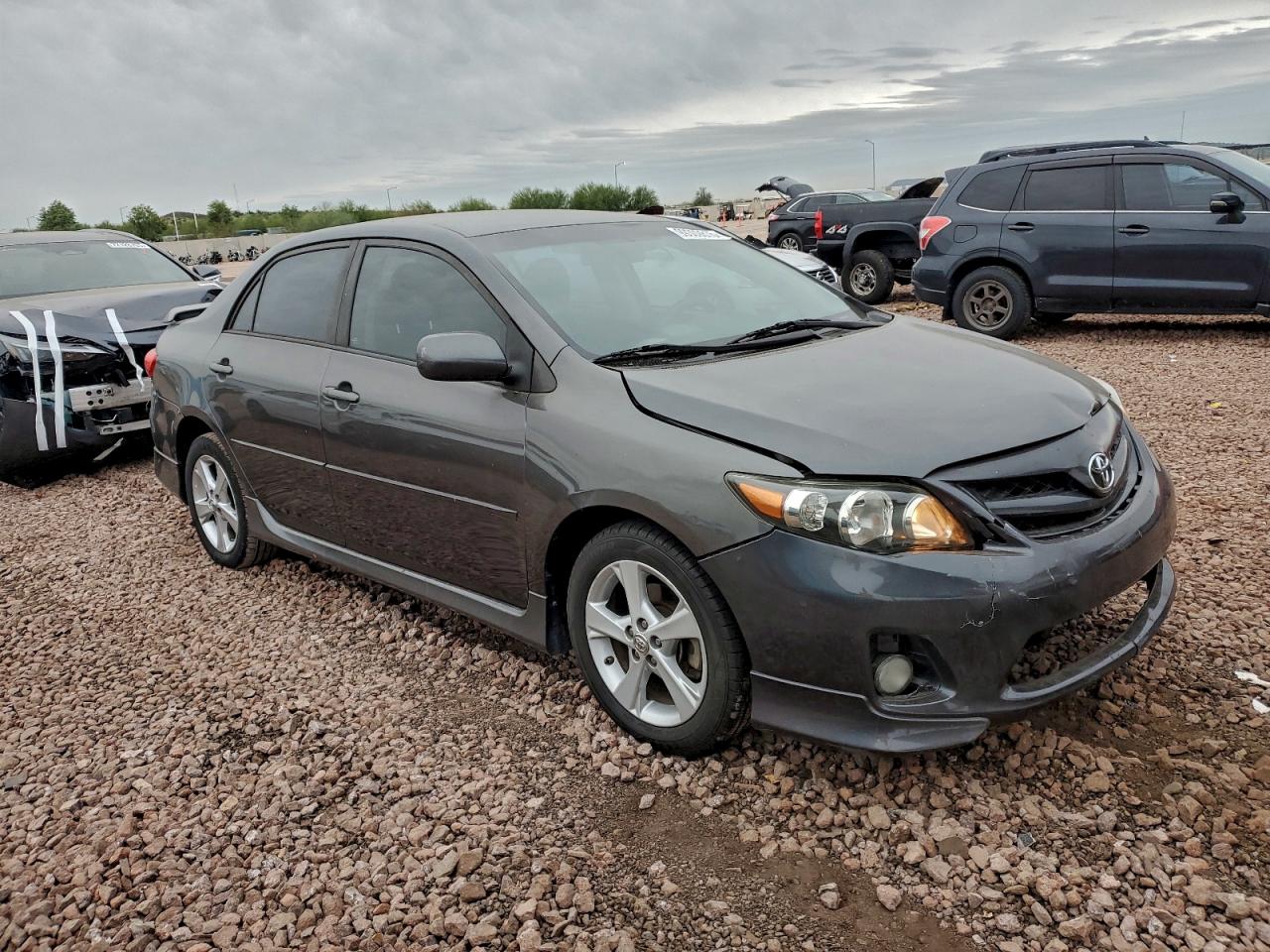 2013 TOYOTA COROLLA BASE photo 4
