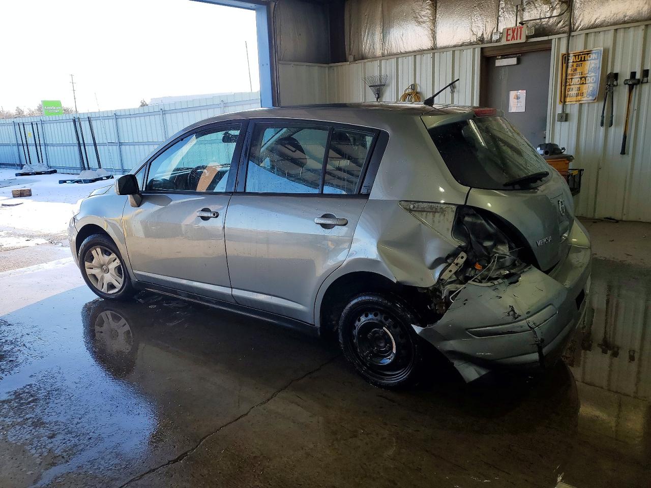 2011 NISSAN VERSA S photo 2