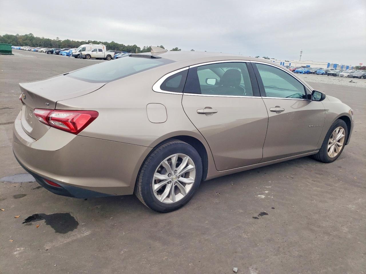 2022 CHEVROLET MALIBU LT photo 3