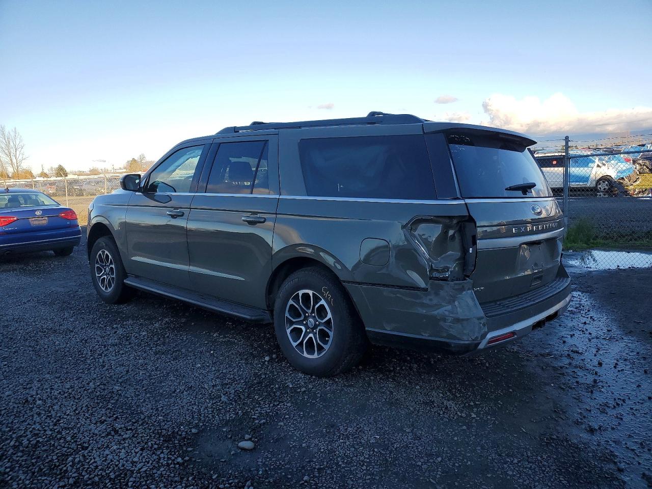 2024 FORD EXPEDITION MAX XLT photo 3