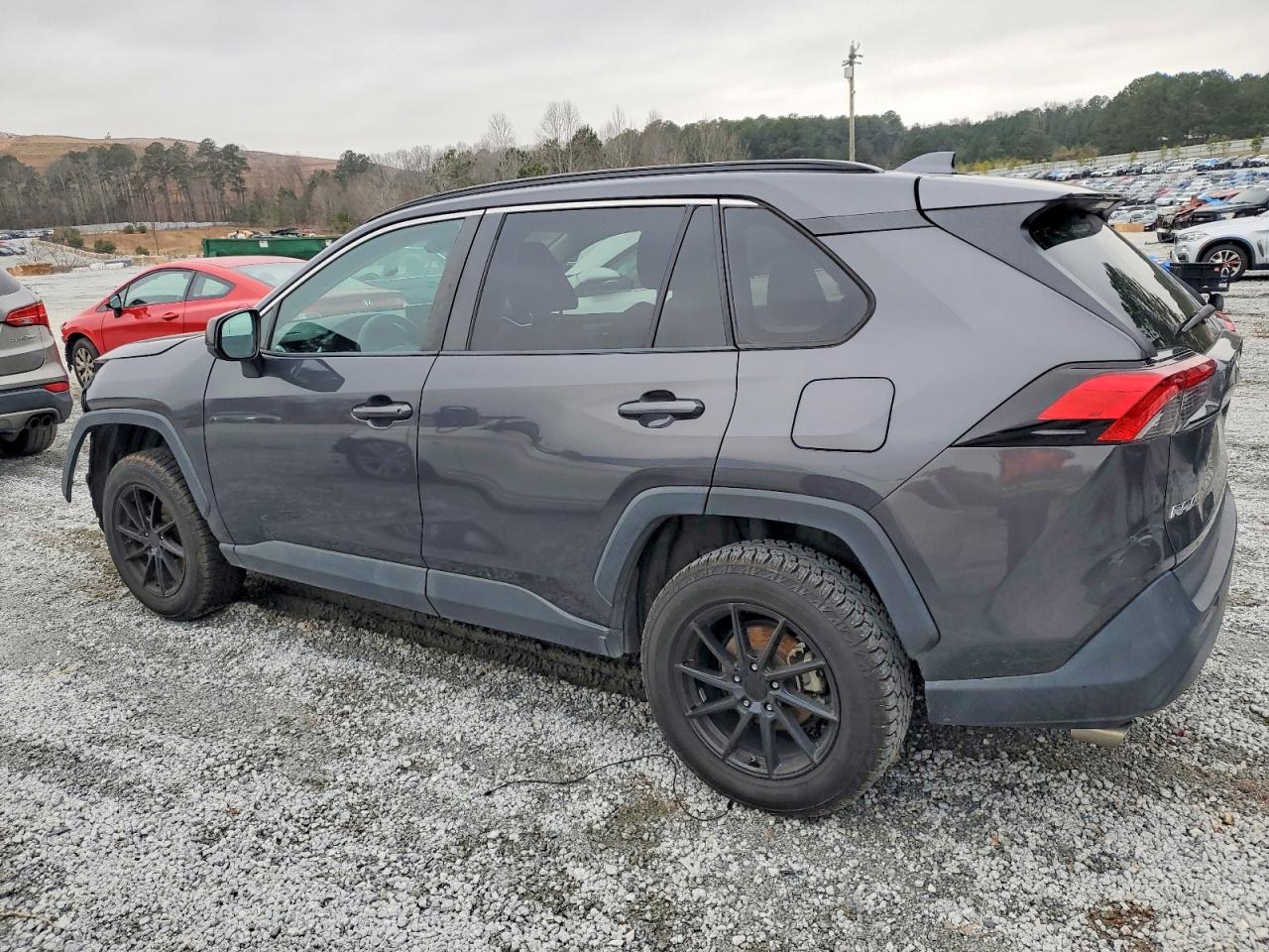 2019 TOYOTA RAV4 LE photo 2